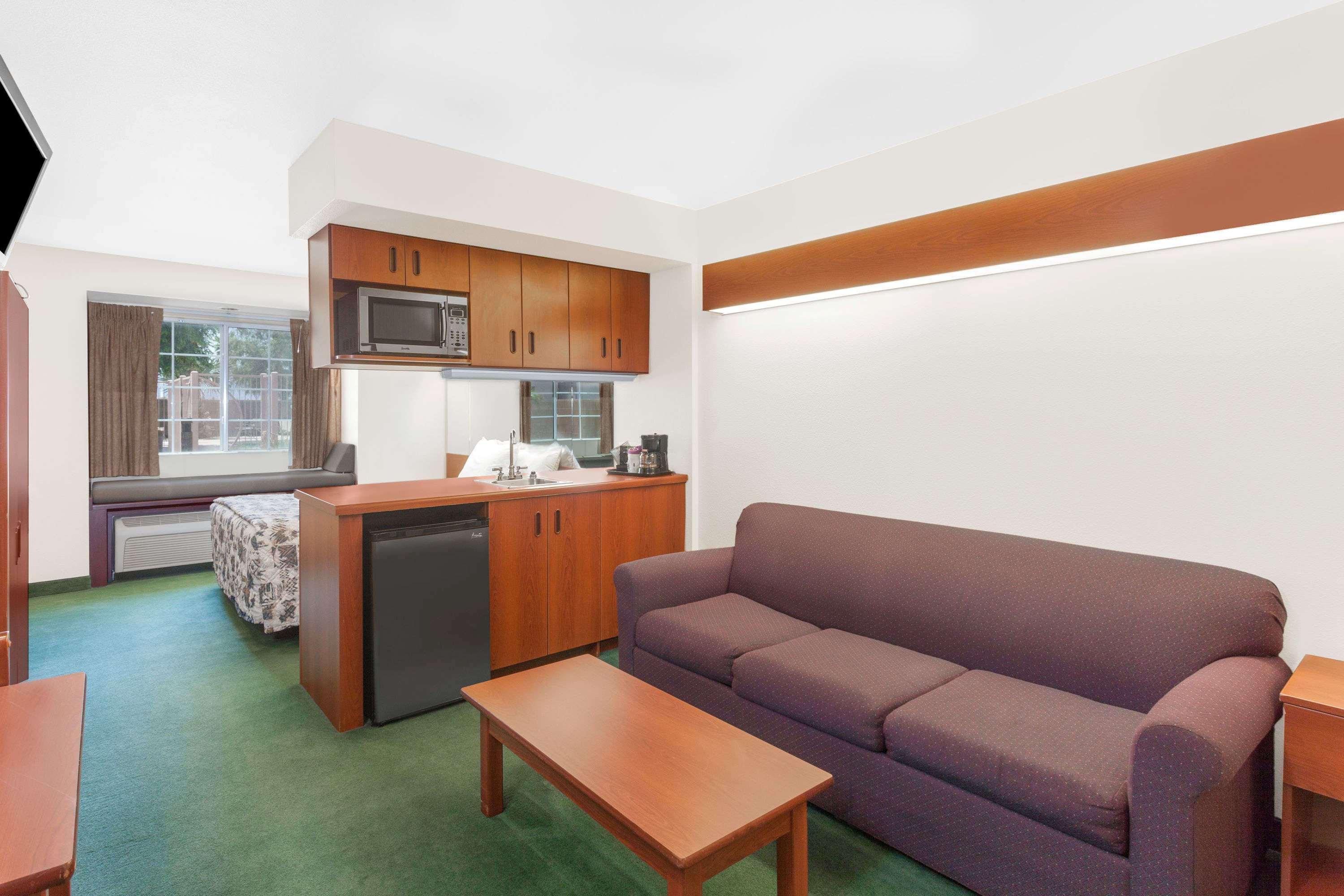 Microtel Inn & Suites By Wyndham Wellton Екстериор снимка