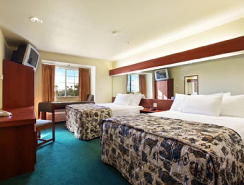 Microtel Inn & Suites By Wyndham Wellton Стая снимка