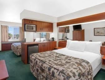 Microtel Inn & Suites By Wyndham Wellton Екстериор снимка